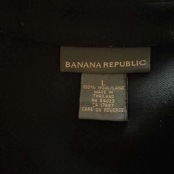Banana Republic: Wool Top w/snap button closure - Picture 8 of 12